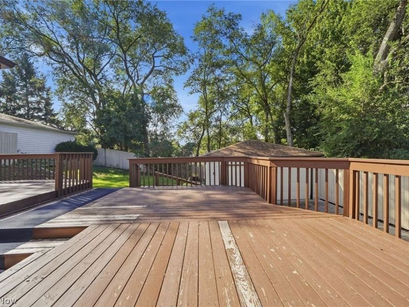 2775 Somia Drive , Parma, OH 44134 Photo 8