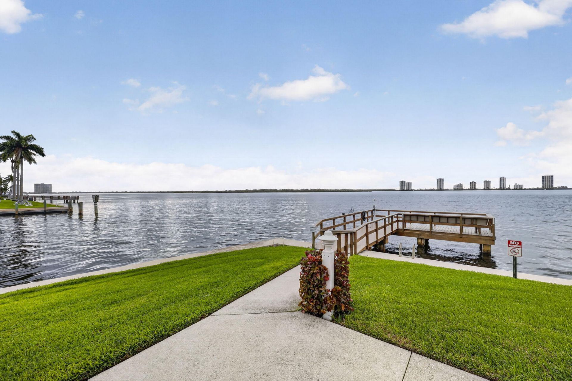 111 Shore Court, Unit 301, North Palm Beach, FL 33408 Photo