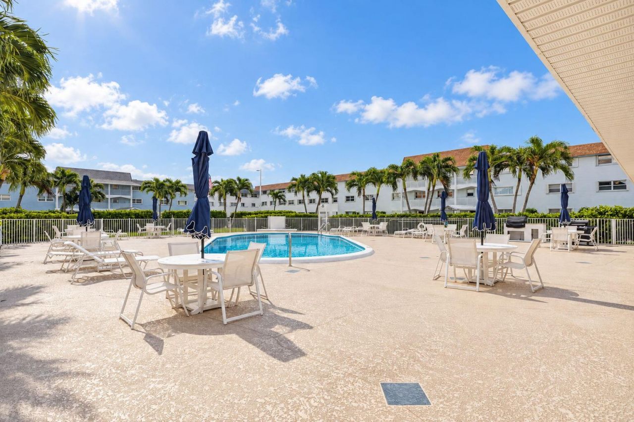 111 Shore Court, Unit 301, North Palm Beach, FL 33408 Photo