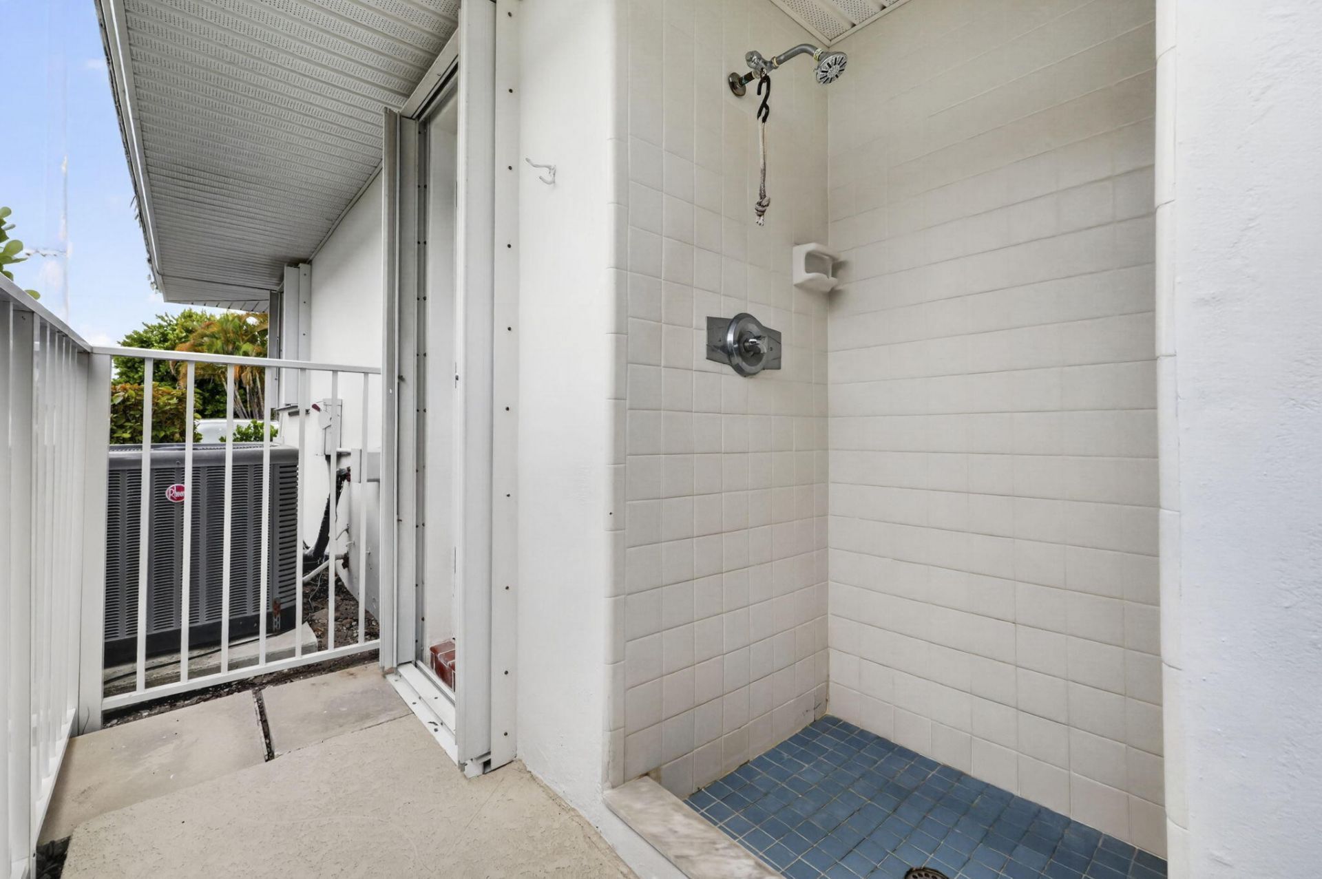 111 Shore Court, Unit 301, North Palm Beach, FL 33408 Photo