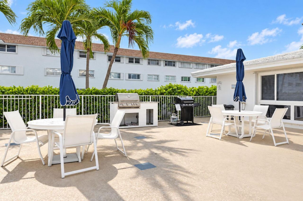 111 Shore Court, Unit 301, North Palm Beach, FL 33408 Photo