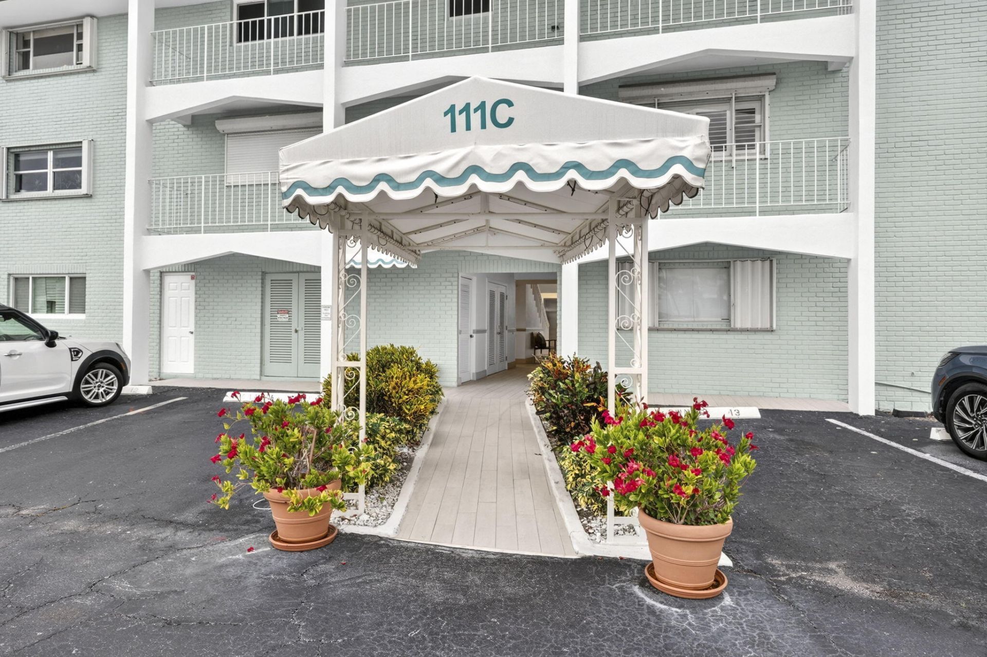 111 Shore Court, Unit 301, North Palm Beach, FL 33408 Photo