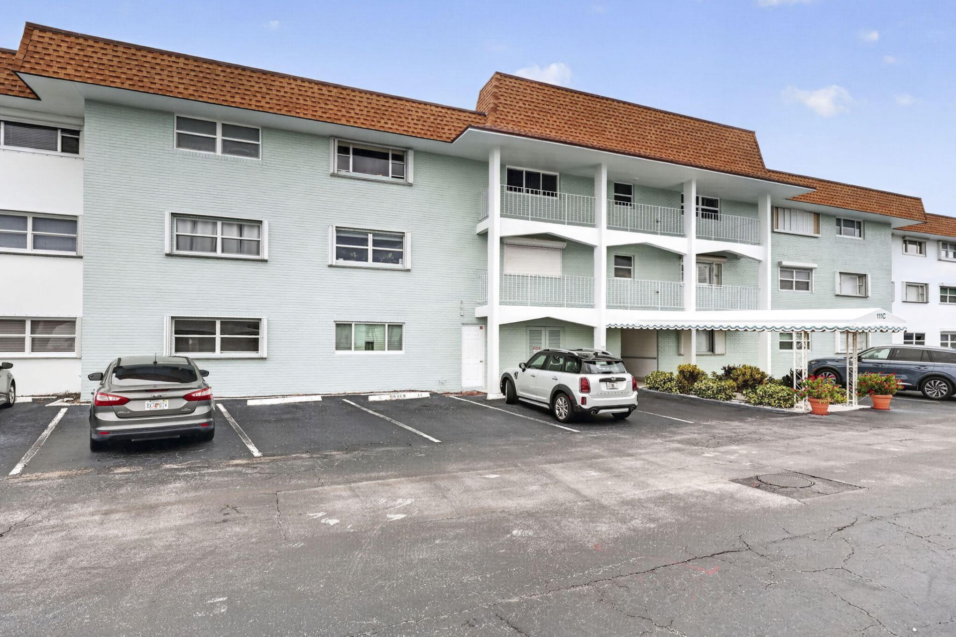 111 Shore Court, Unit 301, North Palm Beach, FL 33408 Photo