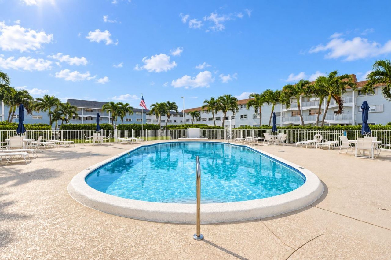 111 Shore Court, Unit 301, North Palm Beach, FL 33408 Photo