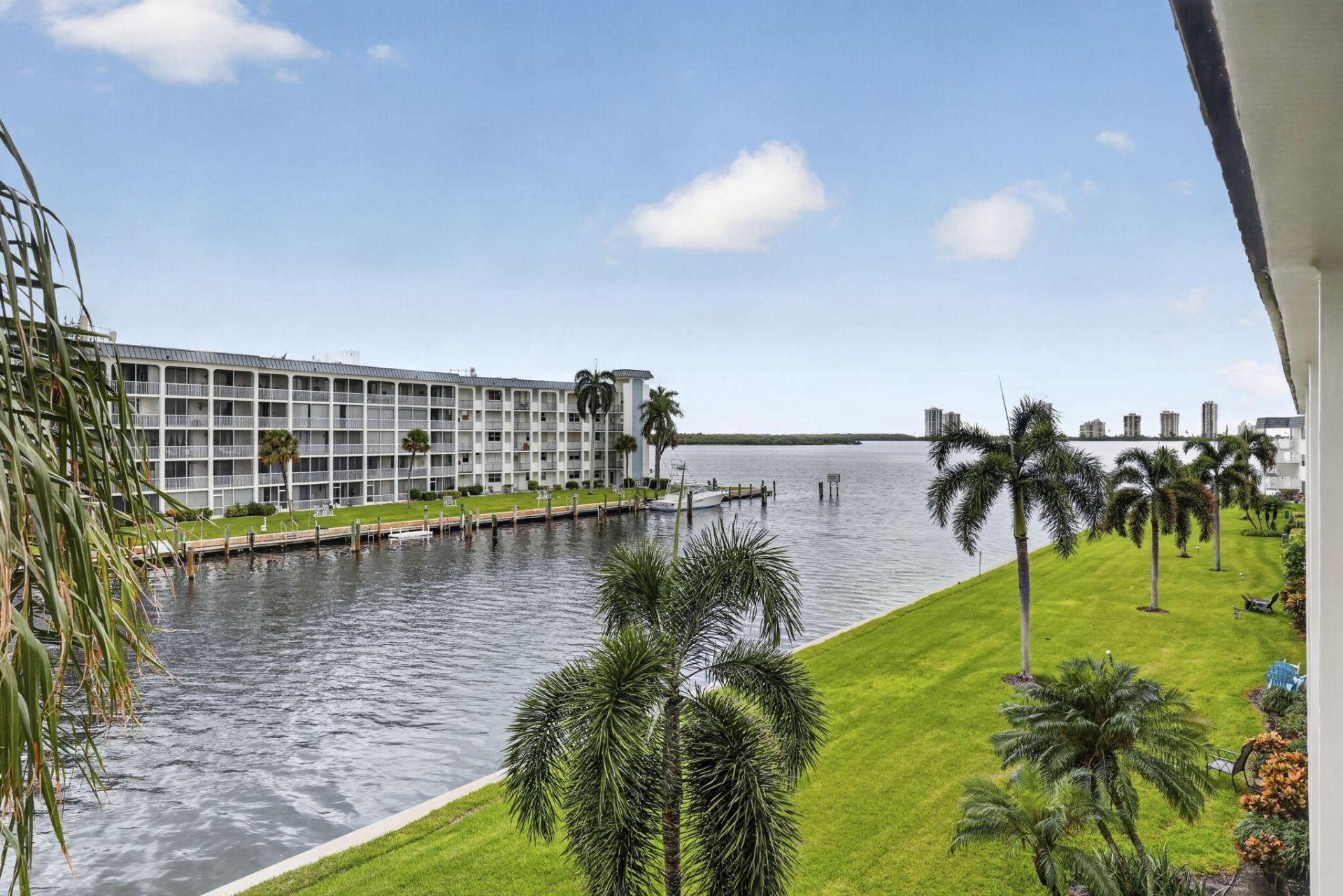 111 Shore Court, Unit 301, North Palm Beach, FL 33408 Photo