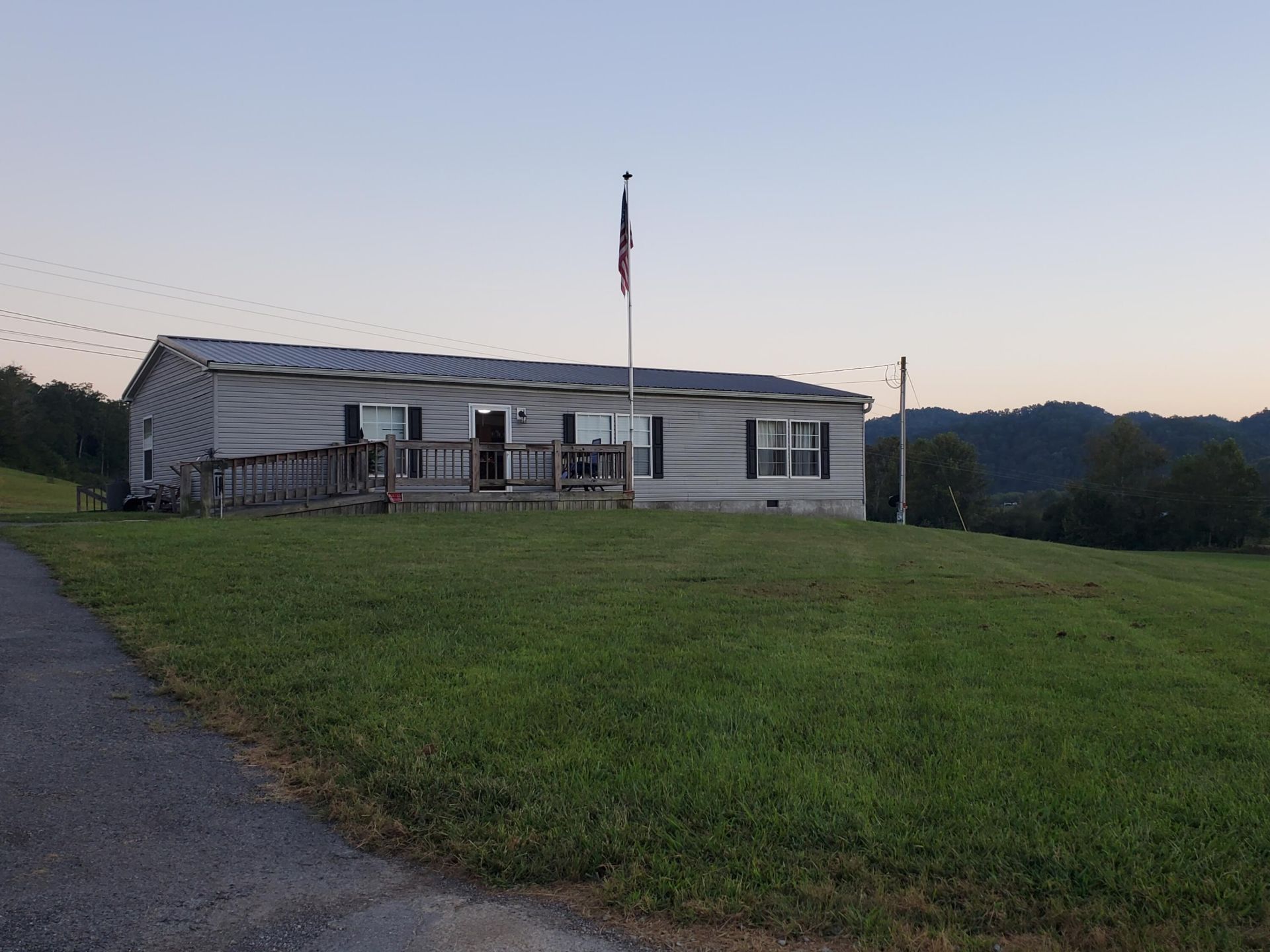 6235 Tazewell Highway Sneedville, TN 37869