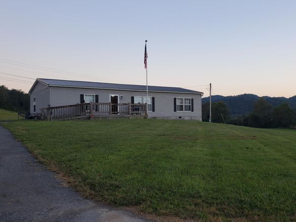 6235 Tazewell Highway, Sneedville, TN 37869