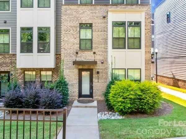334 Chattooga Way , Charlotte, NC 28211