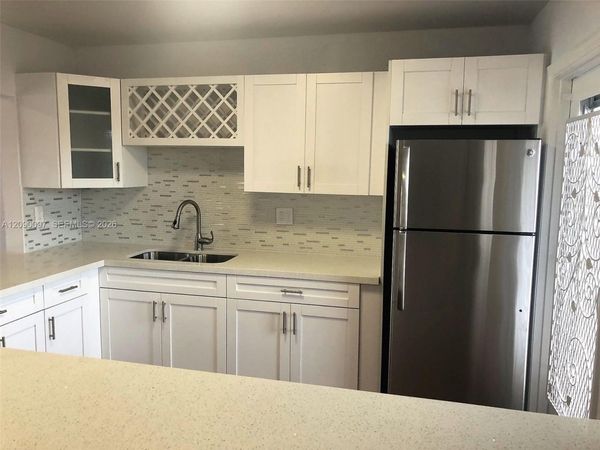 18900 NE 3rd Ct , Unit 515, Miami, FL 33179