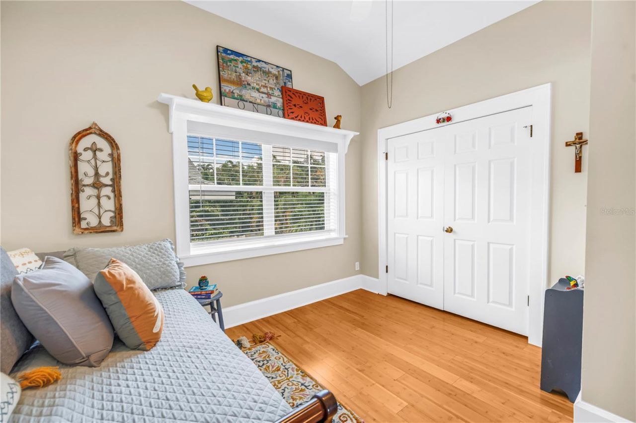 445 18th Avenue Ne, Saint Petersburg, FL 33704 Photo