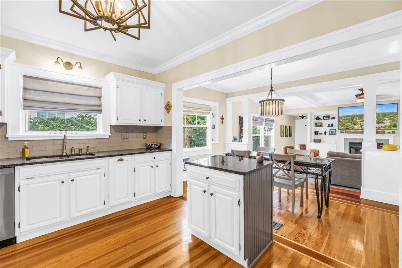 445 18th Avenue Ne, Saint Petersburg, FL 33704 Photo