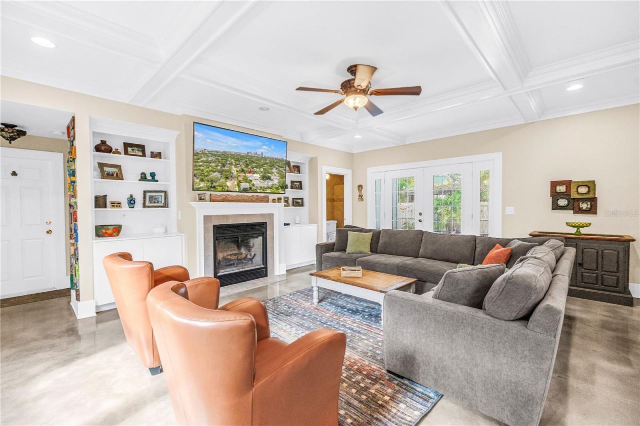 445 18th Avenue Ne, Saint Petersburg, FL 33704 Photo