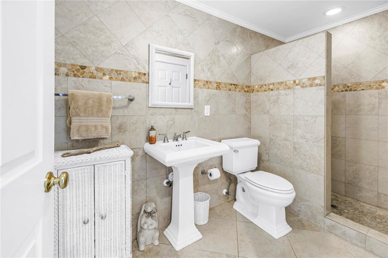 445 18th Avenue Ne, Saint Petersburg, FL 33704 Photo