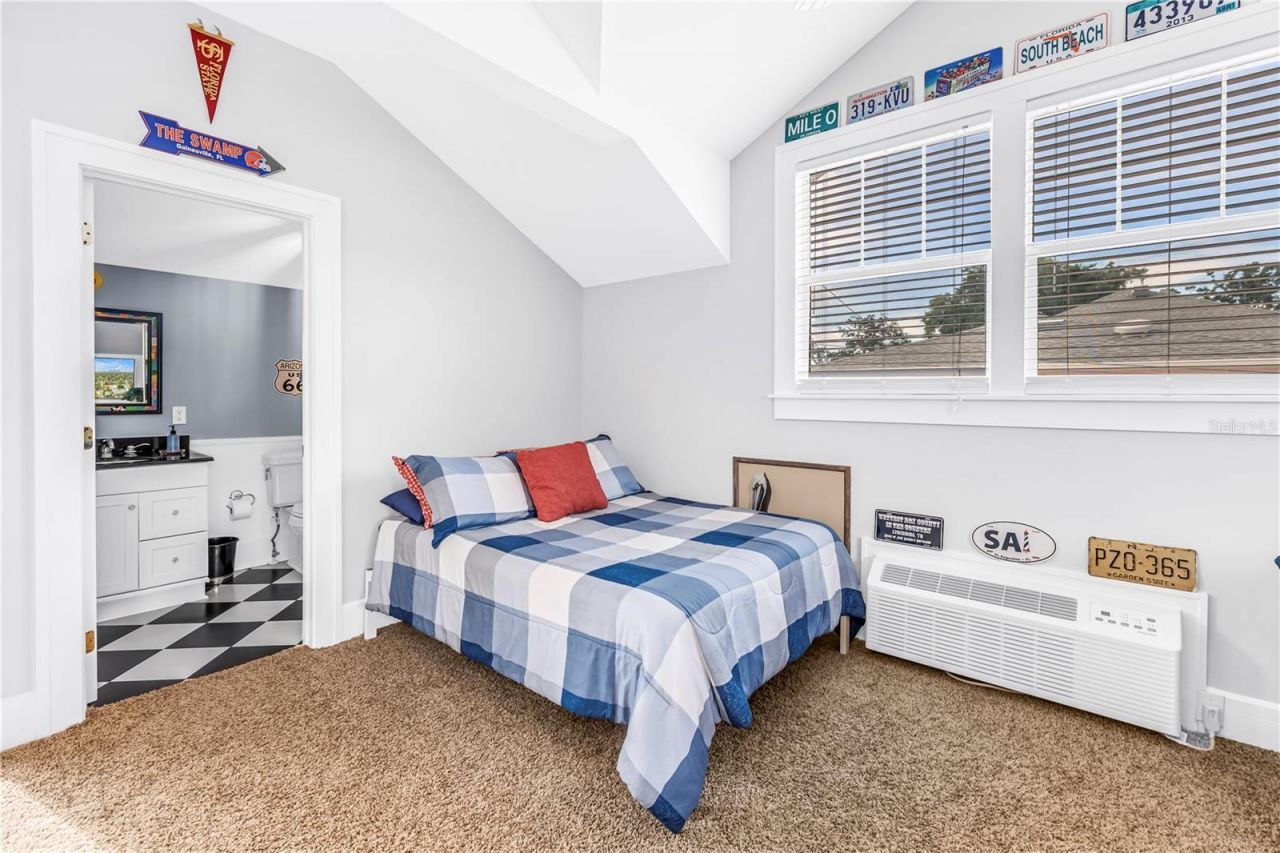 445 18th Avenue Ne, Saint Petersburg, FL 33704 Photo