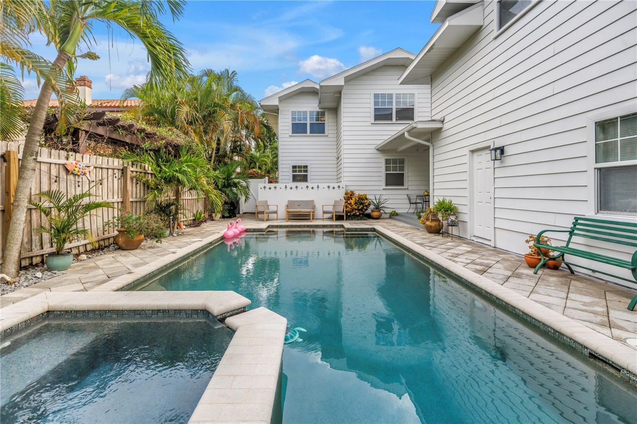 445 18th Avenue Ne, Saint Petersburg, FL 33704 Photo