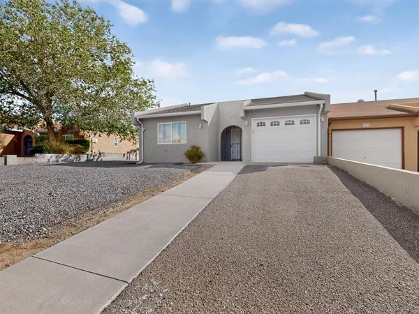 375 Wagon Train Drive SE, Rio Rancho, NM 87124