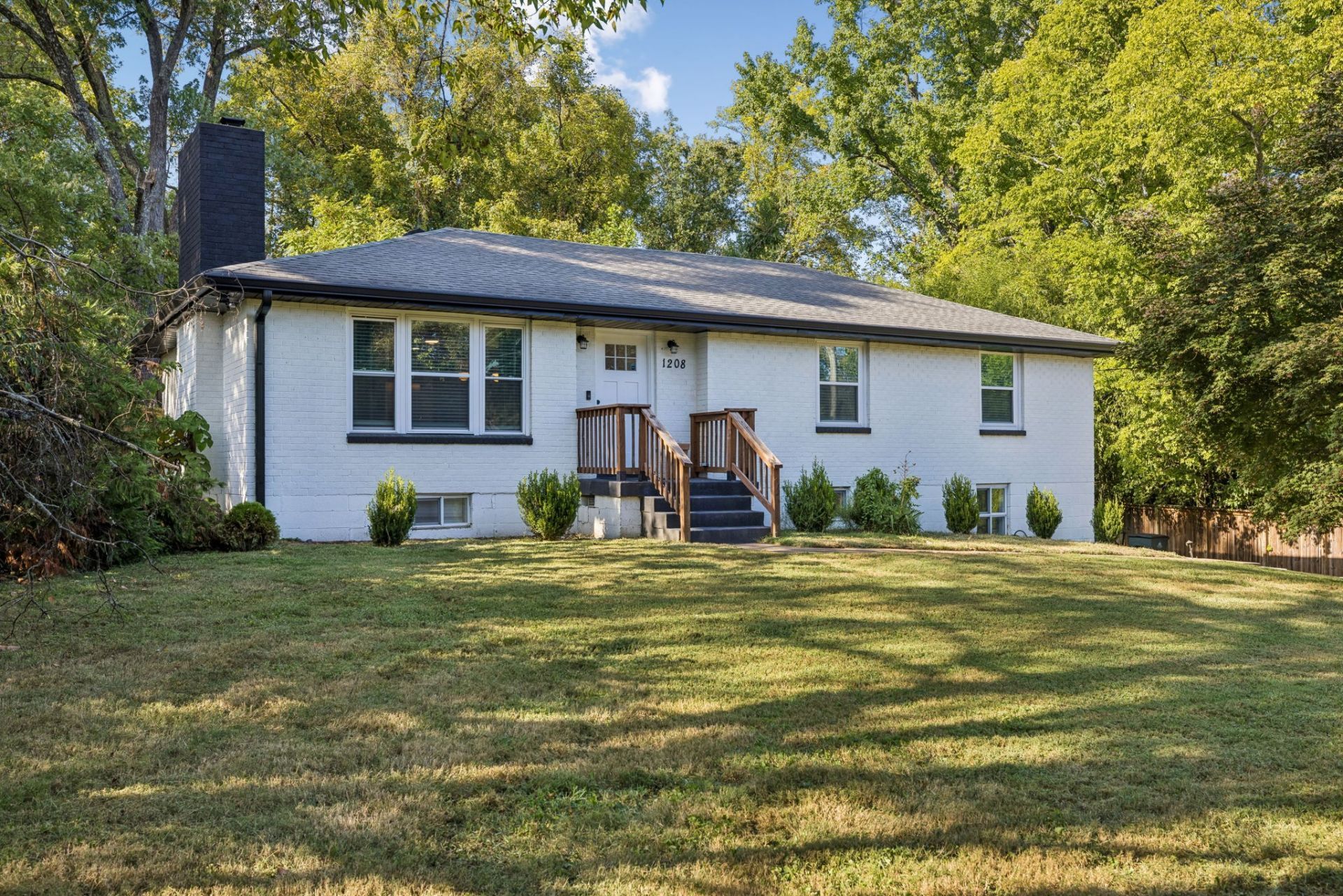 1208 Dempsey Dr  Nashville, TN 37217