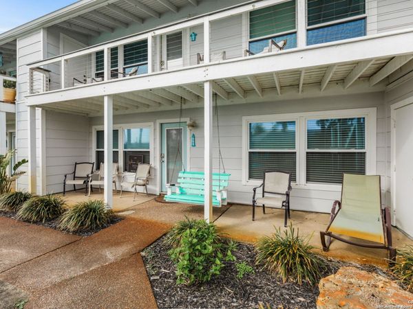 71 W Nassau, Unit 302, Rockport, TX 78382