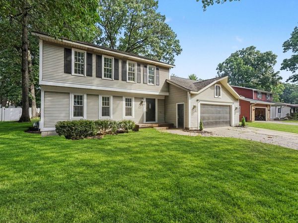 1781 Pinnacle Drive SW, Wyoming, MI 49519