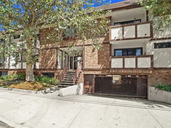 6250 Fulton Avenue, Unit 105, Van Nuys, CA 91401