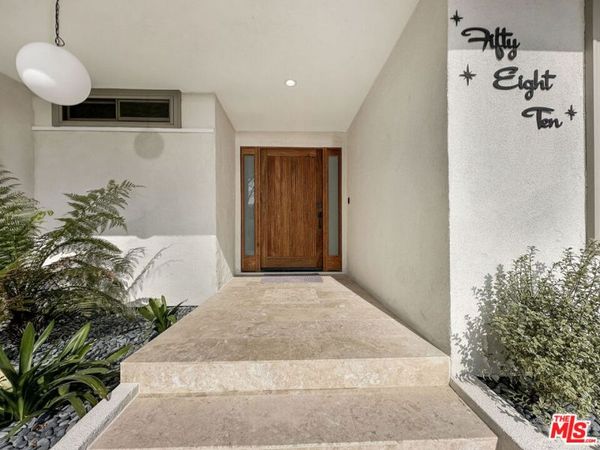 5810 S Halm Avenue, Los Angeles, CA 90056