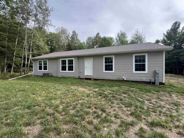 W8301 Swanson Road, Breitung Twp, MI 49801
