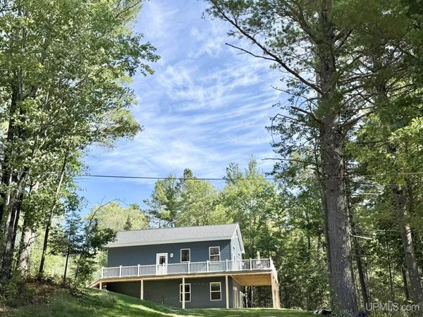 124 E Stager Lake Drive, Mastodon Twp, MI 49920