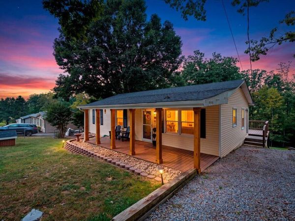 1919 Bruno DR, Goodview, VA 24095