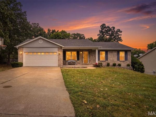 52 E Lakeview Drive, De Soto, MO 63020