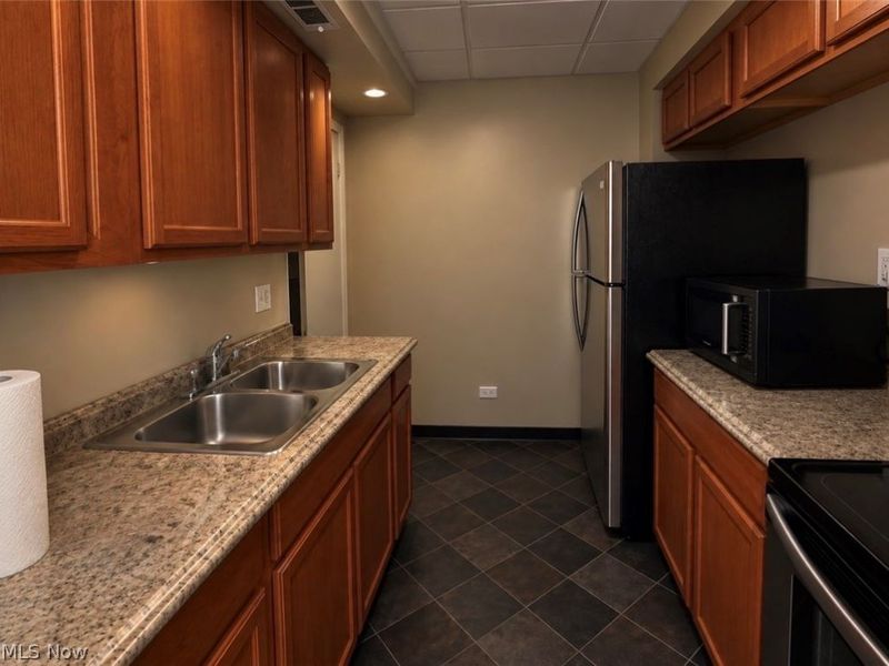 19015 Van Aken Boulevard, Unit 314, Shaker Heights, OH 44122 Photo 3