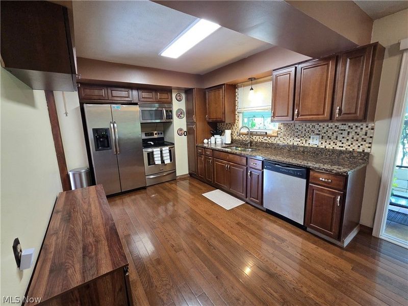 19157 Howe Road, Strongsville, OH 44136 Photo 13