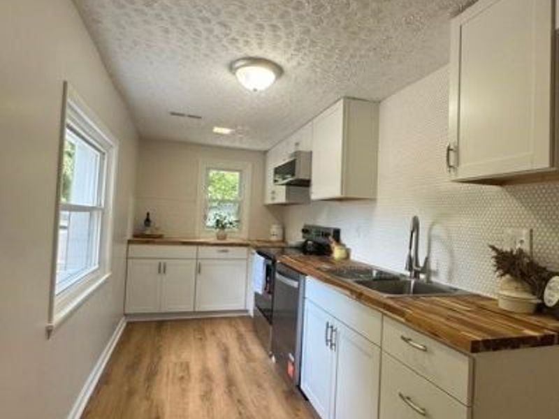 4527 Arlington Road, Uniontown, OH 44685 Photo 5