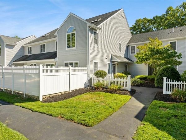 125 Highland St, Unit 306, Taunton, MA 02780
