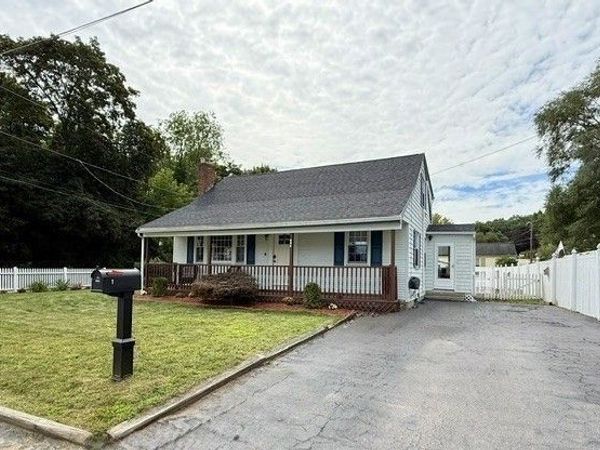 1 New York Ave, Blackstone, MA 01504