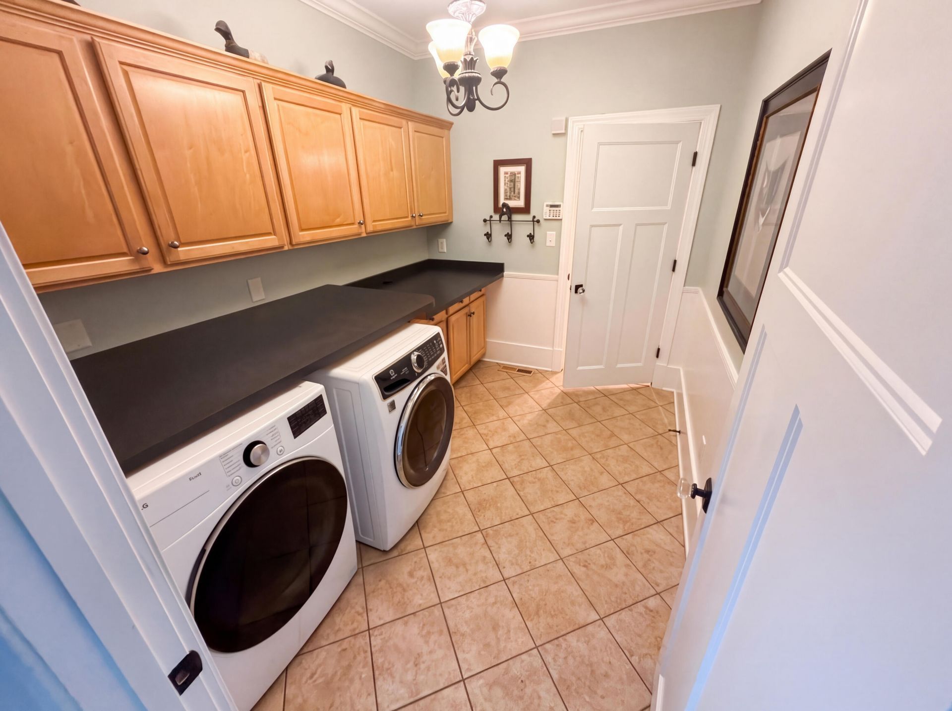 109 Shipwright Street Photo 25
