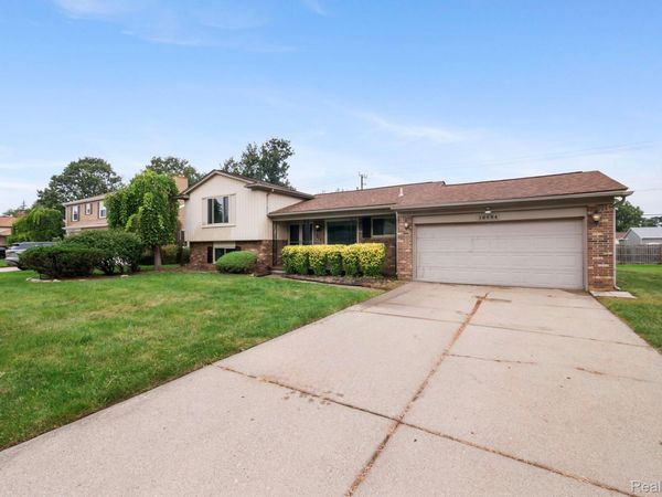 38684 Meadowlawn Street , Wayne, Mi 48184