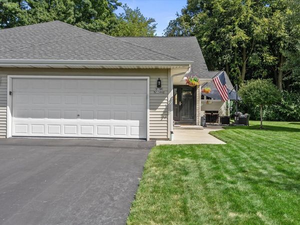 W196N11442 Shadow Wood DRIVE, Unit 2, Germantown, WI 53022