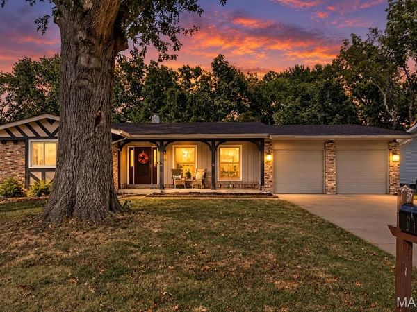 21 San Carlos Drive, St Charles, MO 63303