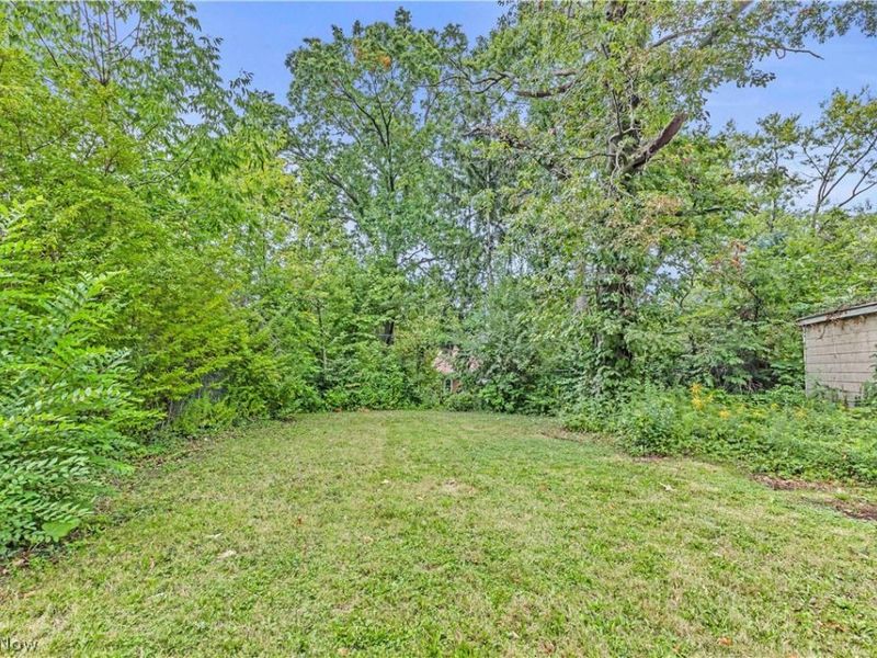 15521 N Lotus Drive, Cleveland, OH 44128 Photo 24