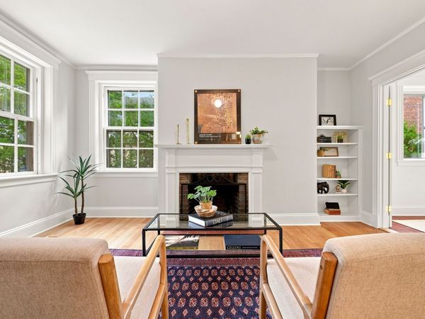 43 Linnaean, Unit 2A, Cambridge, MA 02138