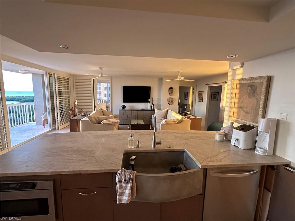 6585 Nicholas Blvd, Unit 1105, Naples, FL 34108 Photo