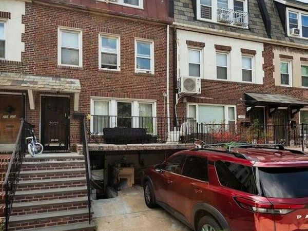 20-27 31 Street , Astoria, NY 11105