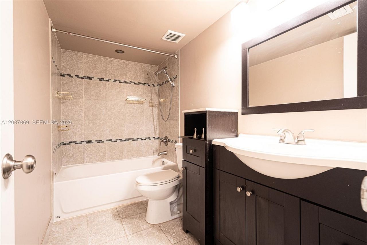 8913 NW 28th Dr, Unit D, Coral Springs, FL 33065 Photo