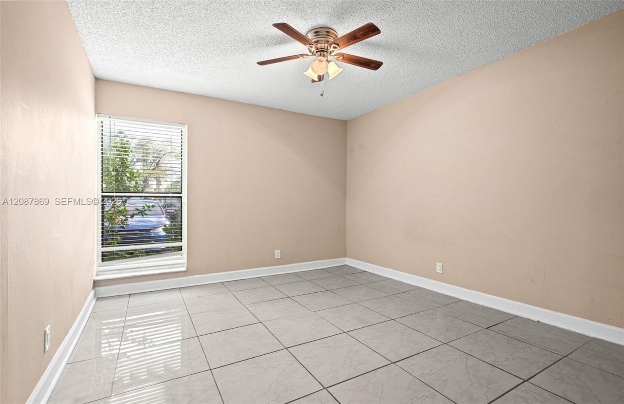 8913 NW 28th Dr, Unit D, Coral Springs, FL 33065 Photo
