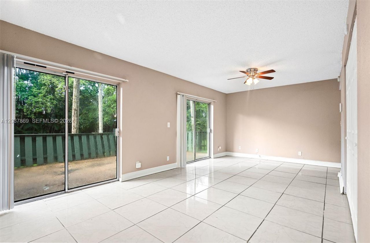 8913 NW 28th Dr, Unit D, Coral Springs, FL 33065 Photo