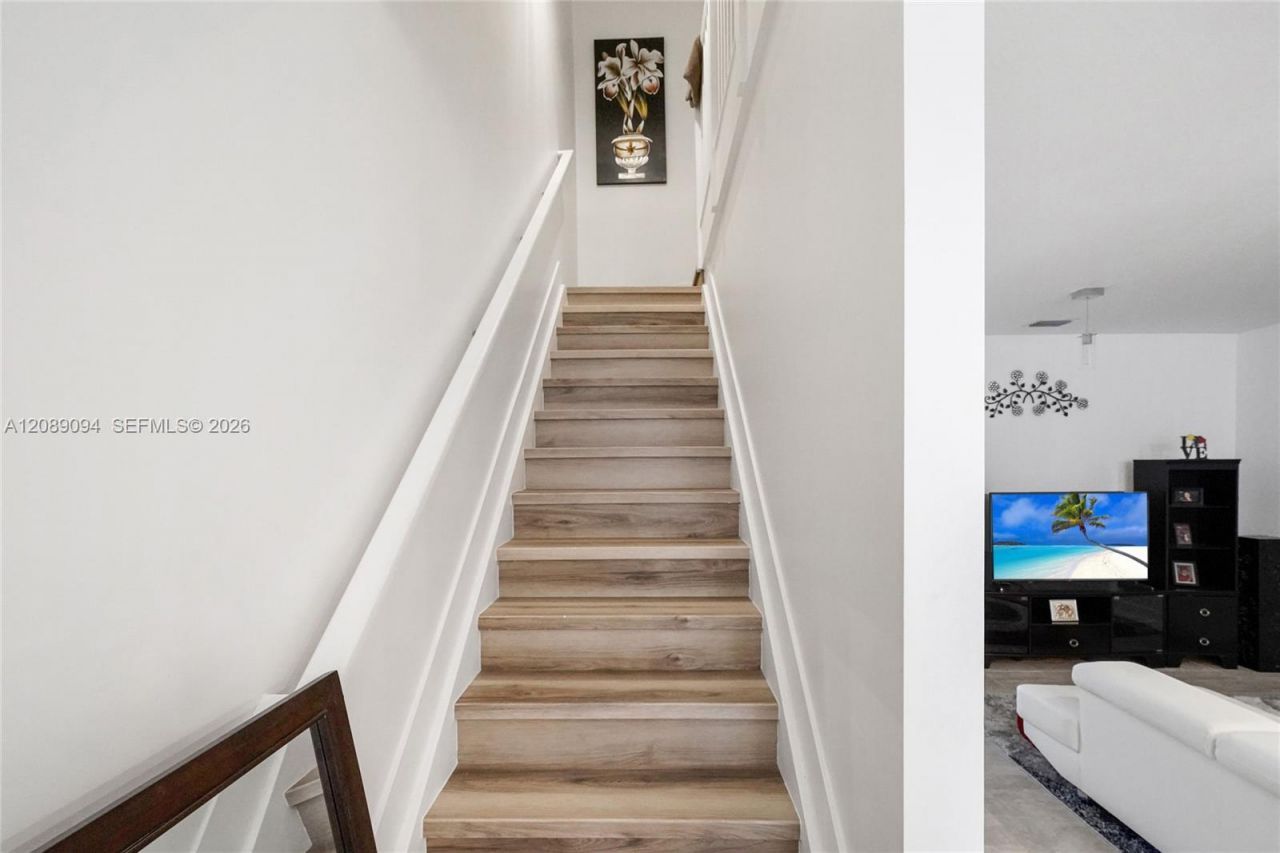 15809 NW 91st Ct, Miami Lakes, FL 33018 Photo