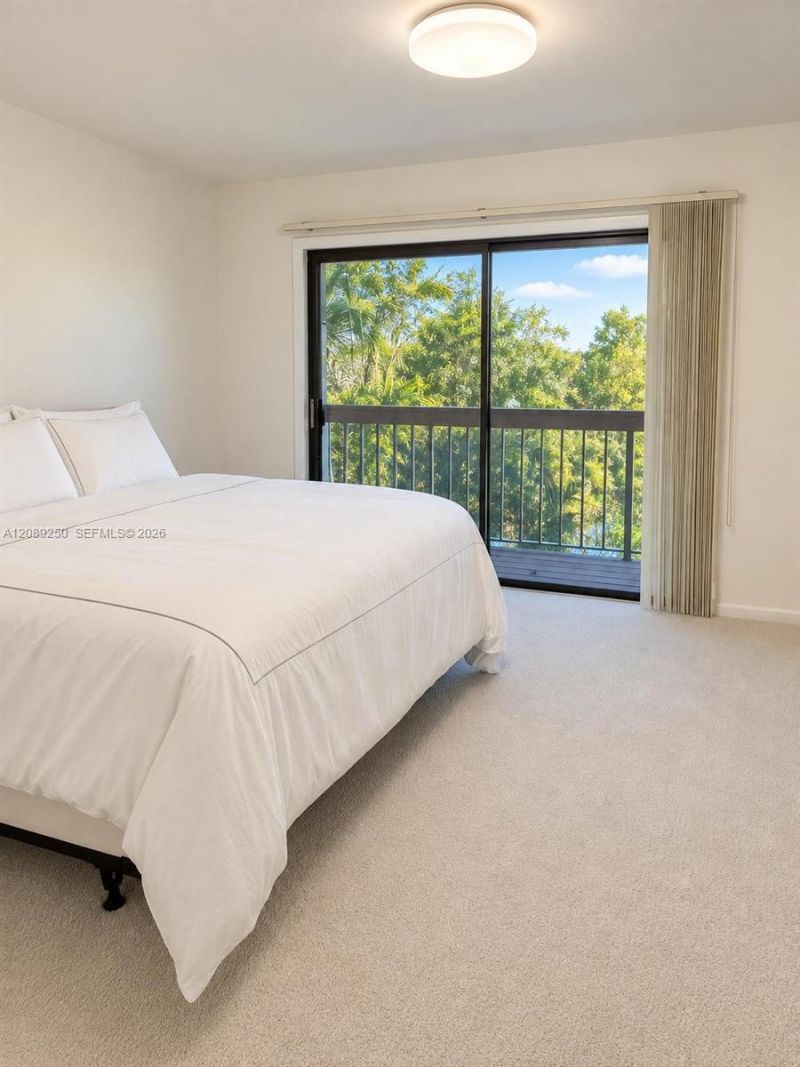 3010 Lakewood Ln , Unit 319, Hollywood, FL 33021 Photo