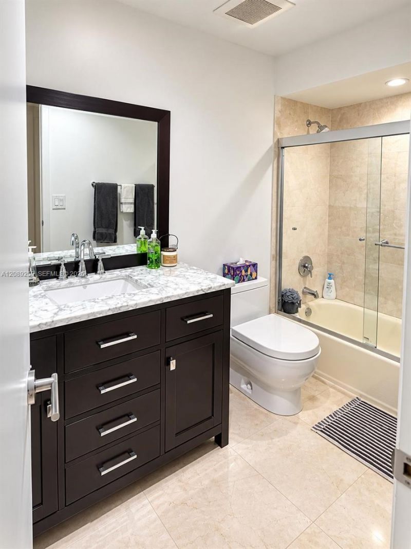 3010 Lakewood Ln , Unit 319, Hollywood, FL 33021 Photo