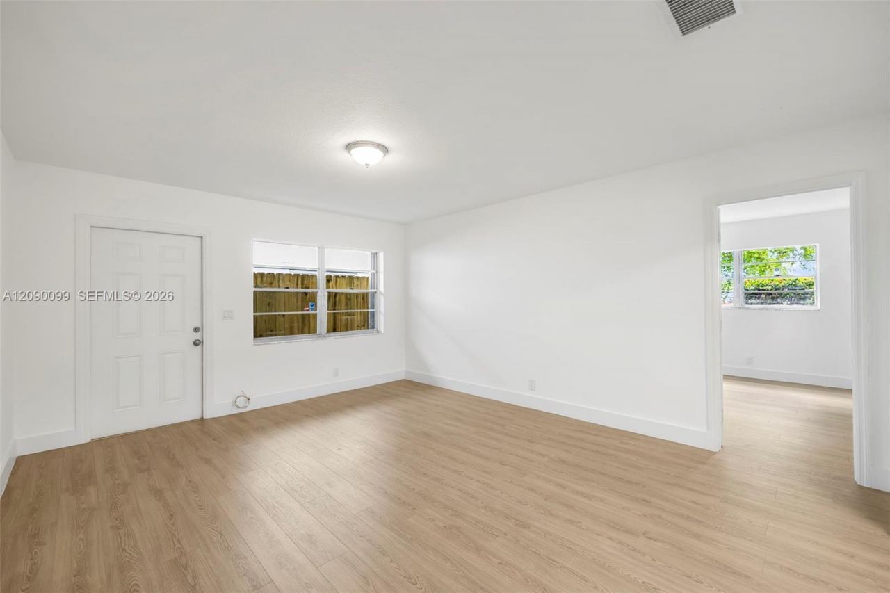 2033 Dewey St , Hollywood, FL 33020 Photo