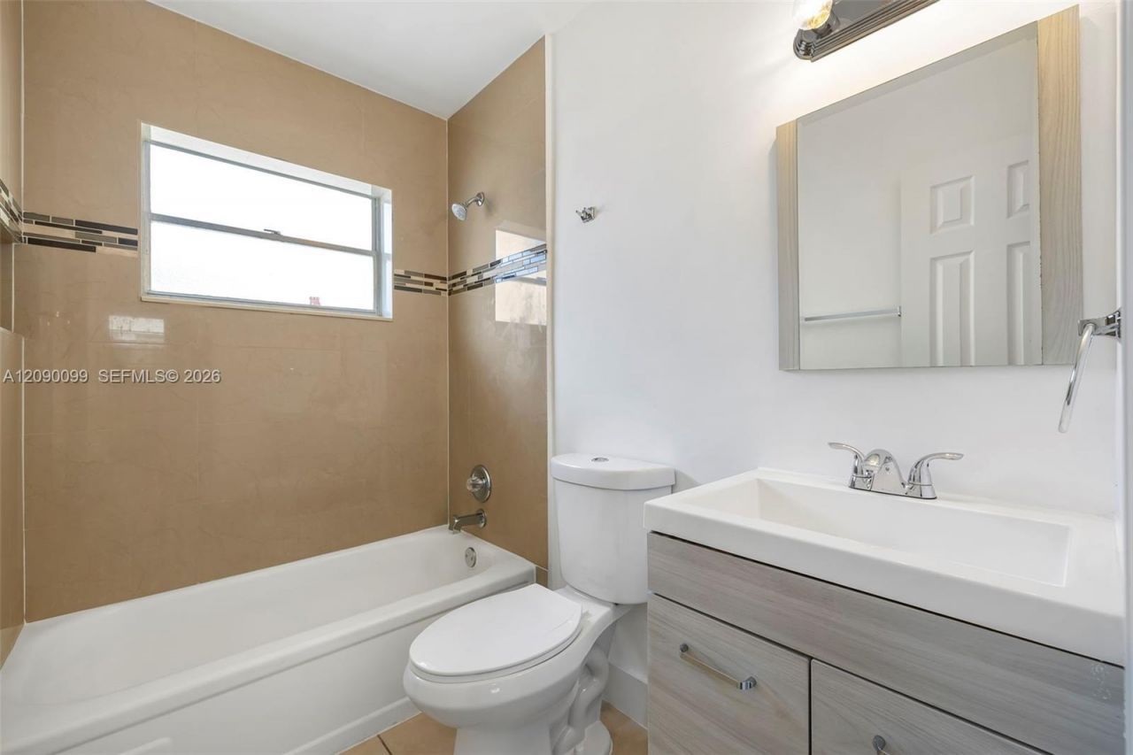 2033 Dewey St , Hollywood, FL 33020 Photo